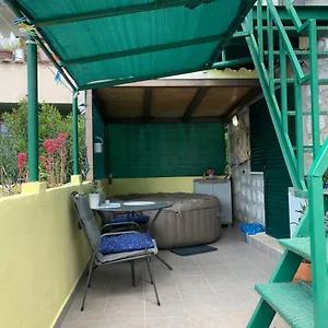 https://apartment-shiny-love.splithotels.org