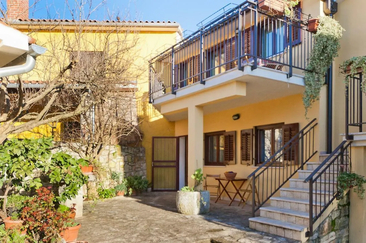 Apartments Redenta Tar-Vabriga