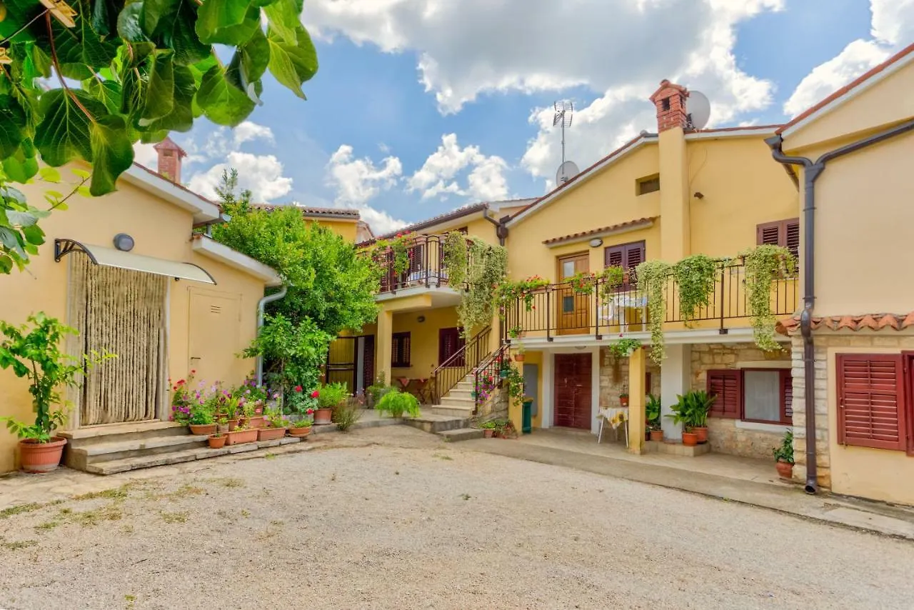 Apartments Redenta Tar-Vabriga Croatia