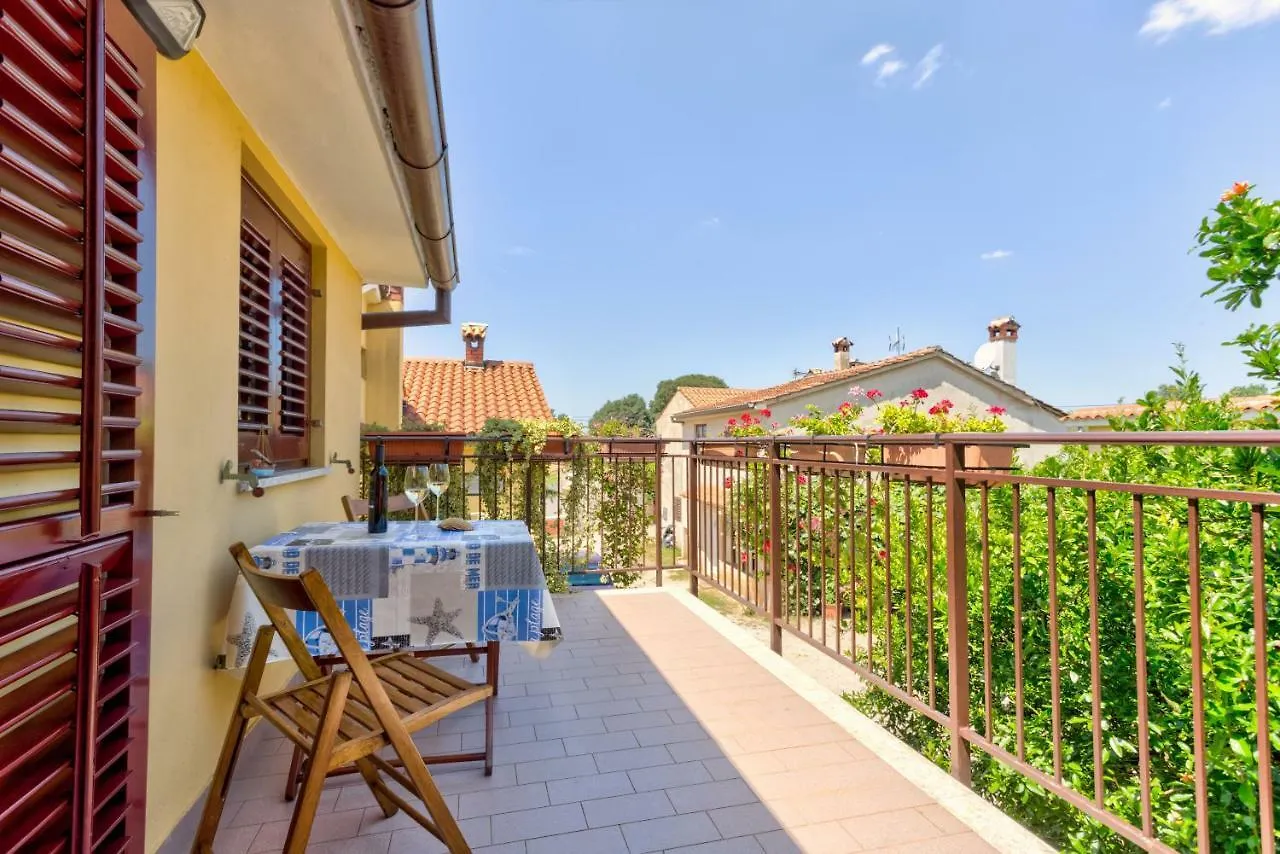 Apartments Redenta Tar-Vabriga 0*,  Croatia