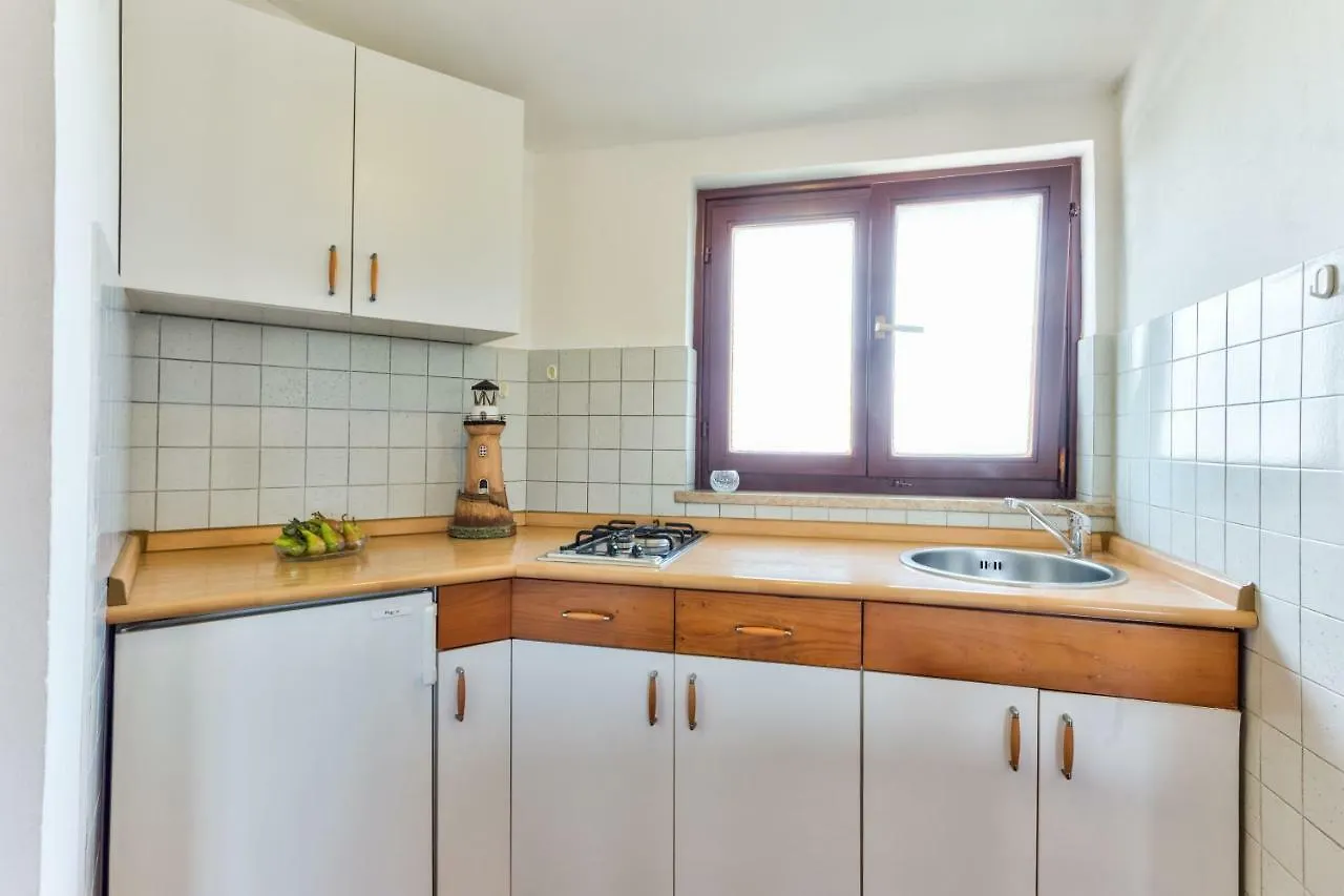 Apartments Redenta Tar-Vabriga 0*,